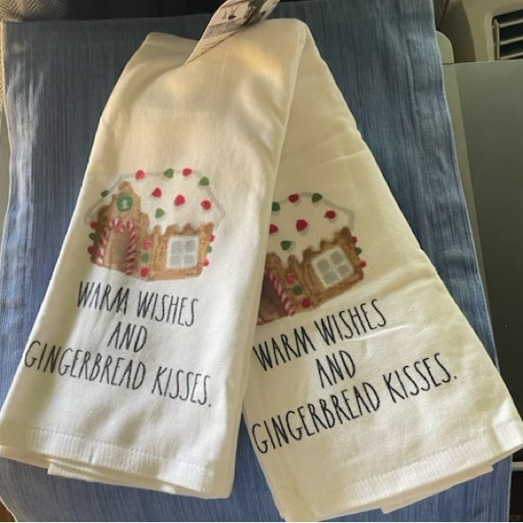 Rae Dunn WARM WISHES and GINGERBREAD KISSES Kitchen Dish / Hand Towel Set - Picture 5 of 9